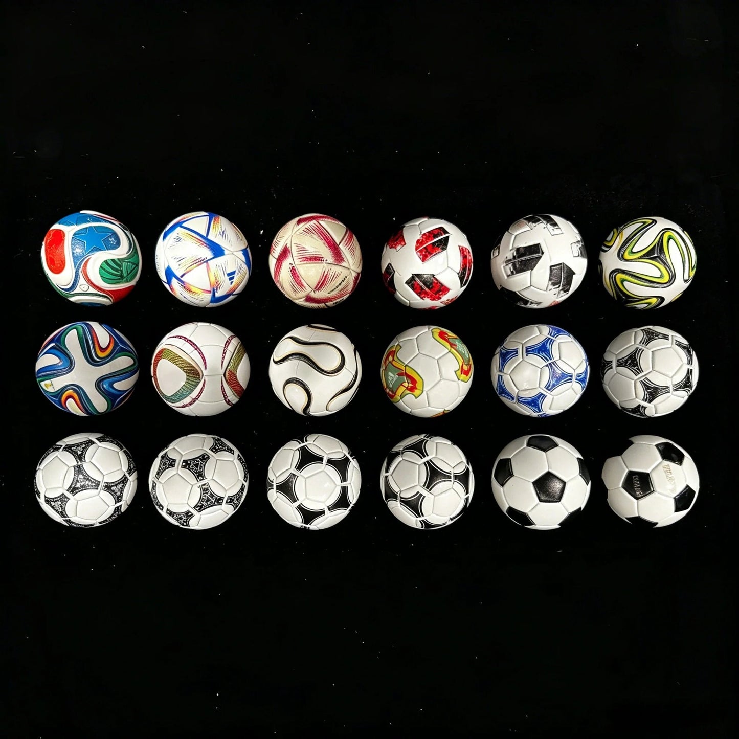 ⚽2026 World Cup Sale🔥 Up to 49% OFF! - 🏆 Handcrafted Mini Soccer Ball Collection (1970–2026).